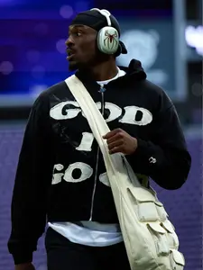 Retro street style hoodie with “GOD IS GOOD” lettering—loose, comfortable fit suitable for both men and women, perfect for year-round casual wear. Incorporates Y2K aesthetics and urban street style sweatshirt.