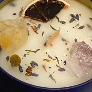 Kairo’s Love Scented Candle with Crystals scented with Blueberry/Lemon/Lavendar/Chamomile. Decorated with wooden wicks.
