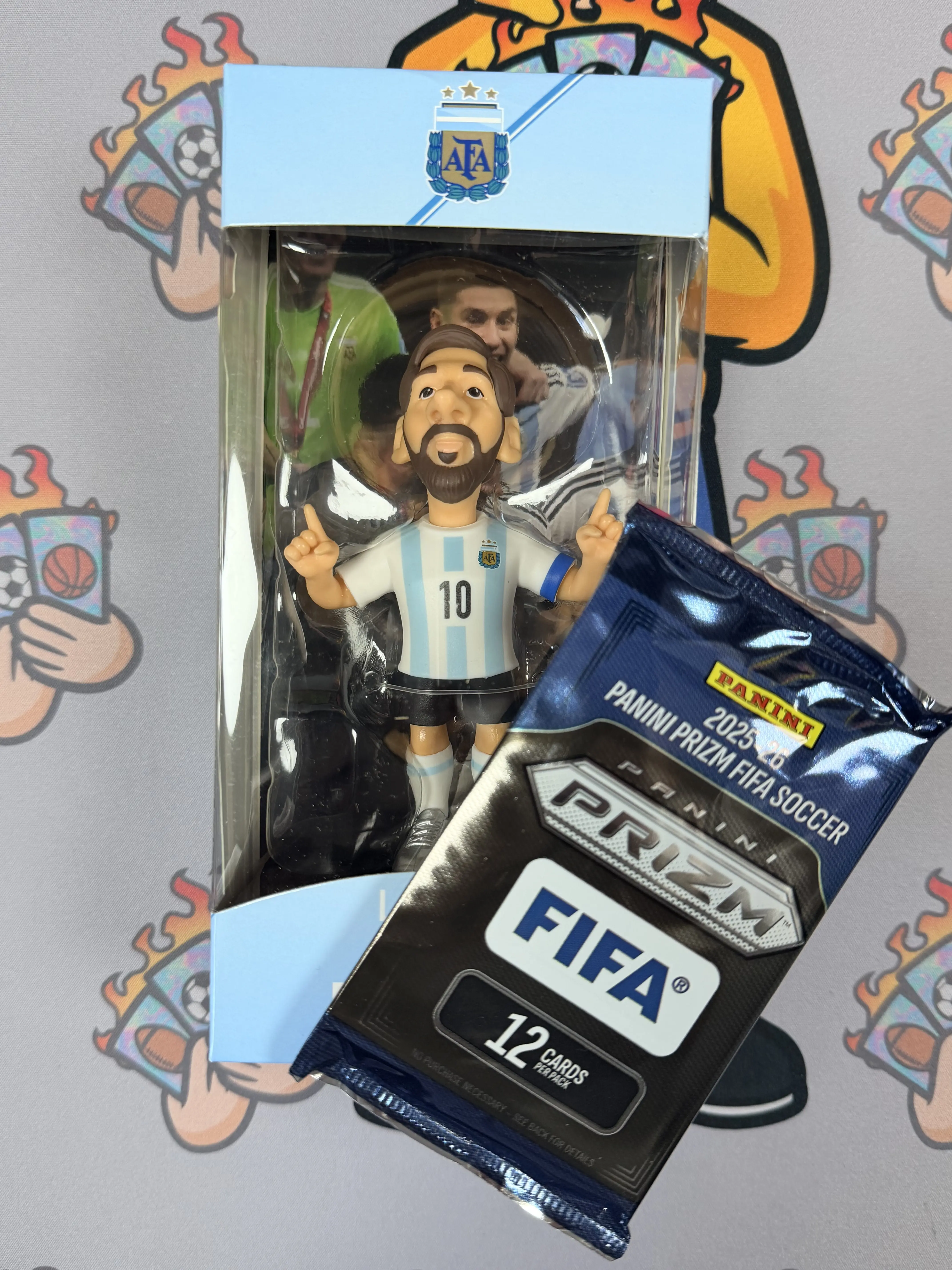 1 (ONE) 2025-2026 Panini Prizm Pack +  1 (ONE) Lionel Messi MINIX Figurine