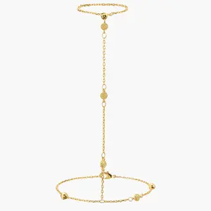 en route Golden Hojas Hand Chain Bracelet in Gold, Boho Gold-tone Jewelry, Lightweight Statement Piece for Everyday or Beach Outfits