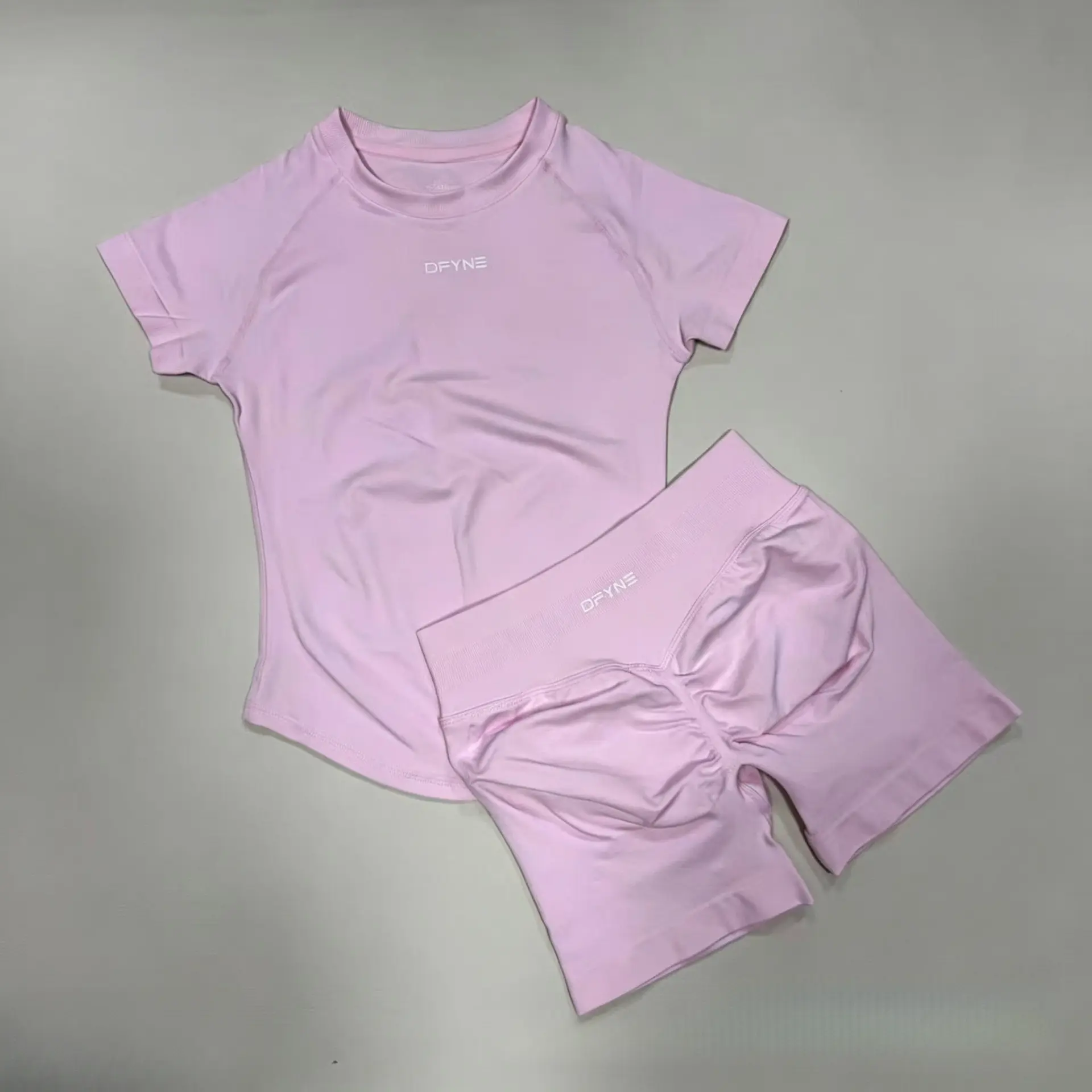 DFYNE Seamless Workout Set - High Stretch Short Sleeve Top & Butt Lifting Shorts