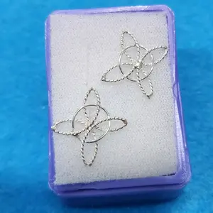 Arete nudo de bruja.Witch knot earring.