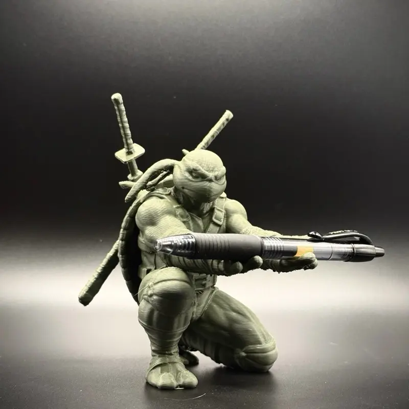 Freestanding 3D Printed Greenshell Turtle Organizer with Dual Swords - Office Desk Accessory, Desk Organizer Supply, Multifunctional Stationery, Action Figures-Inspired Collectible Pen Holder for Fans, Collectibles
