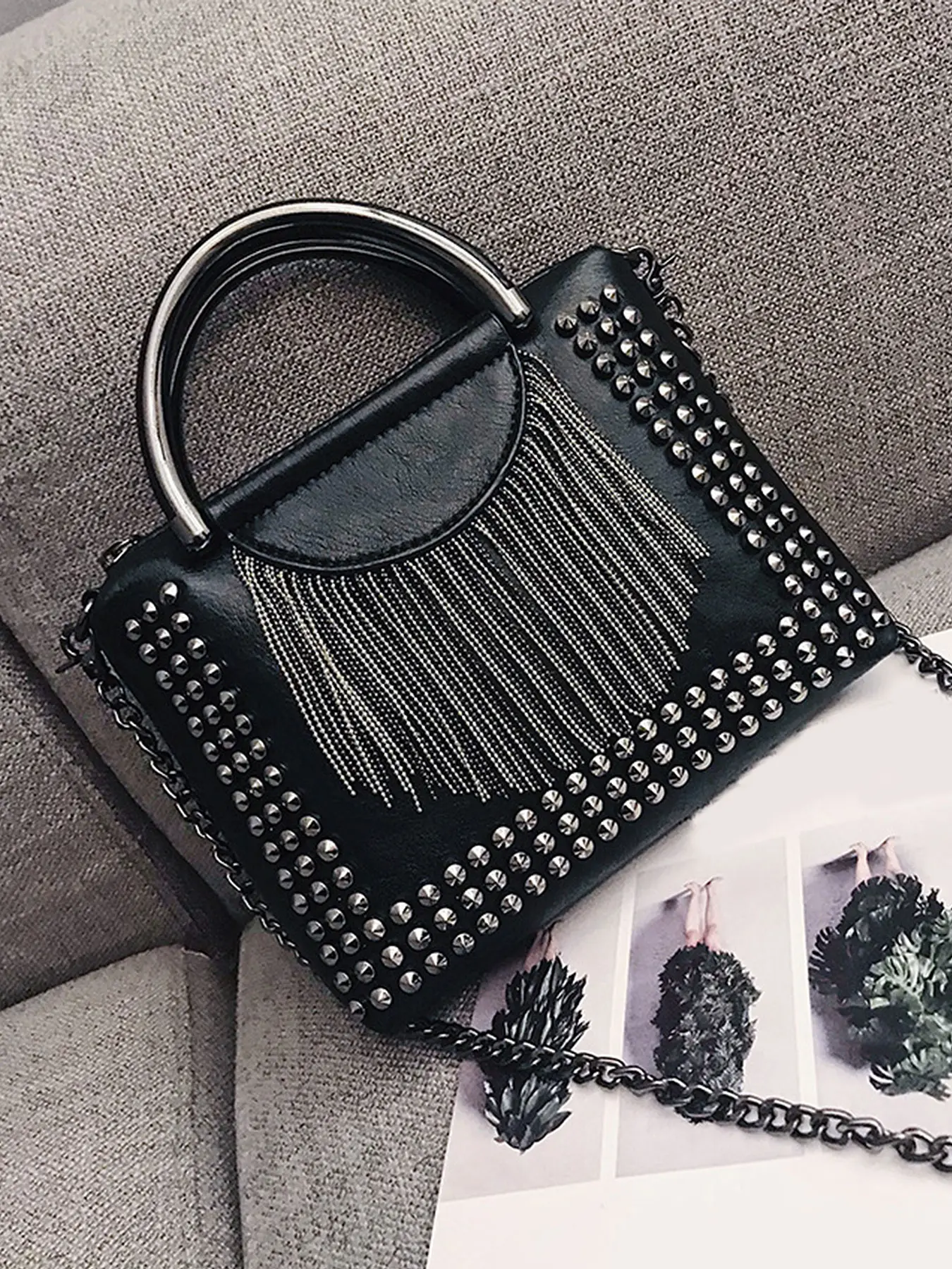 Fashionable and casual simple retro shoulder bag, lightweight tassel texture crossbody bag with rivets, versatile handbag with temperament and personality, suitable for commuting to work, shopping and going out, Crossbody Chain Bag, Handbag Sling Bag