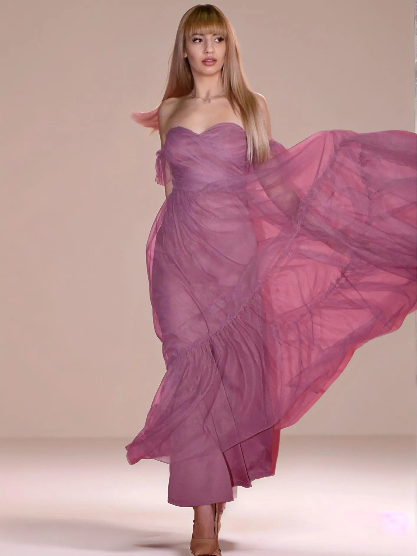 EVER PRETTY Women's Off-Shoulder Formal Evening Gown, A-Line Pleated Bridesmaid Dress with Sweetheart Neckline and Tiered Skirt, Zipper