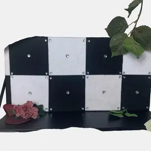 Black & White Accent Wall Shelf - Durable Minimalist Design for Modern Living Room Decor - Sleek Storage Solution for Books & Decor Items