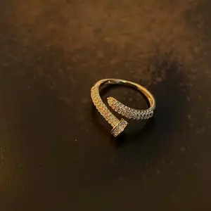 Exquisite Screw Ring for Women Gold Color Adjustable Rhinestone Rings Female Girls Jewelry Party Accessories