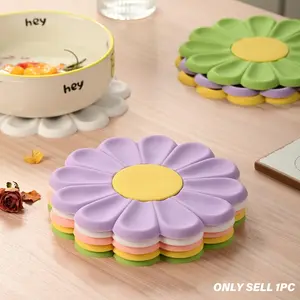 Silicone Trivets Mat, Heat Resistant Non-Slip Pot Holder Pad, 3 Sizes for Hot Pots & Pans, Cute Daisy Kitchen Gift, 3.74inch 7inch 8.66inch