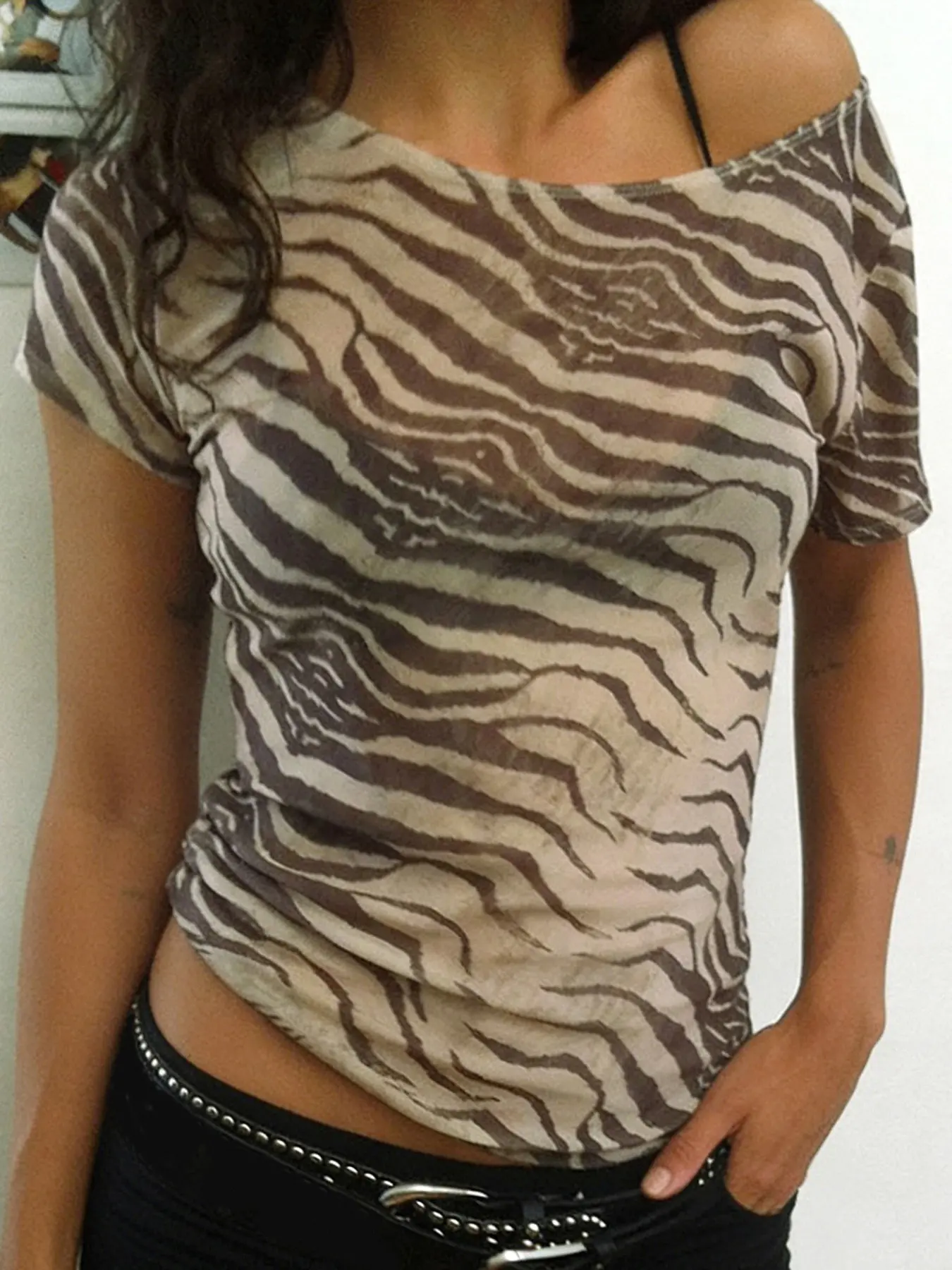 Vintage Leopard Print Round Neck Tee, Sexy Slim-Fit Semi-Sheer T-Shirt, Animal Print, Versatile Chic Short Sleeve Top for Women, Casual Summer Wear