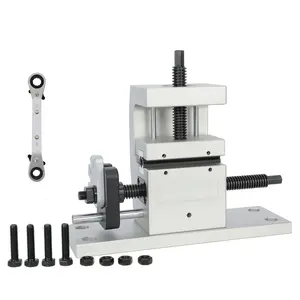 1 set golf club repair tool,Stainless steel club head removal tool,Suitable for use with irons, woods, and wedges,Easy to operate,DIY golf club repair vise clamp