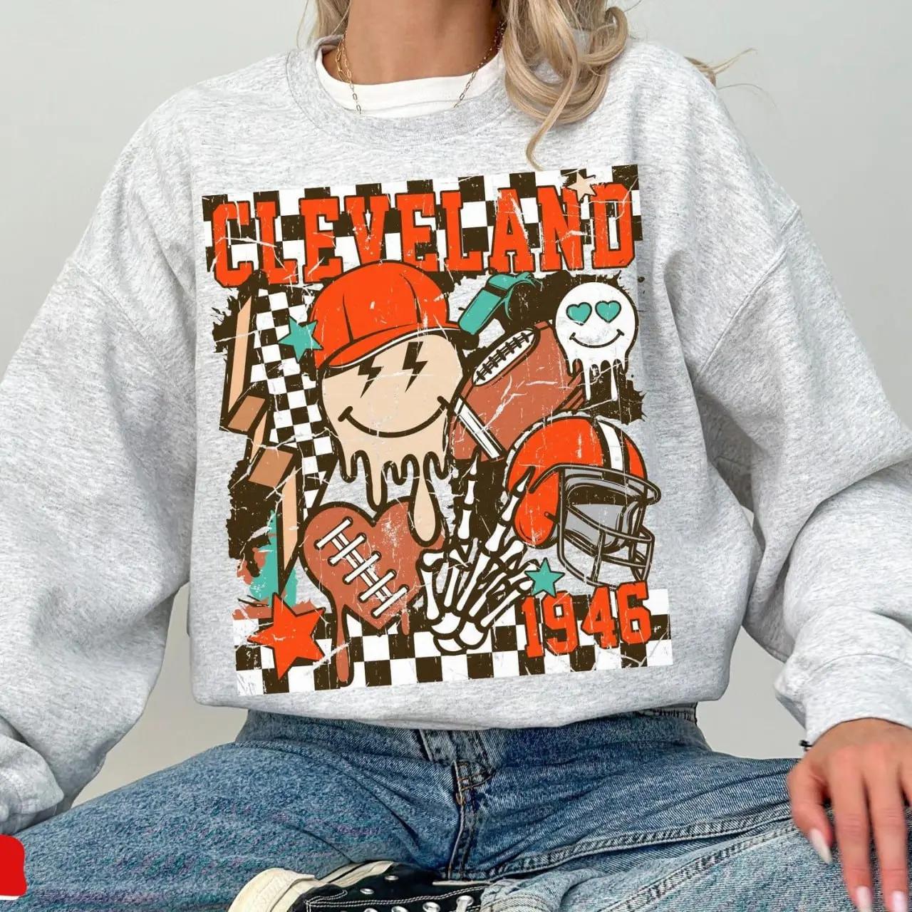 Cleveland Football Crewneck Sweatshirt T-Shirt, Vintage Browns Sweatshirt, Retro Groovy Cleveland T-Shirt, Sunday Football, Browns Gifts 6M