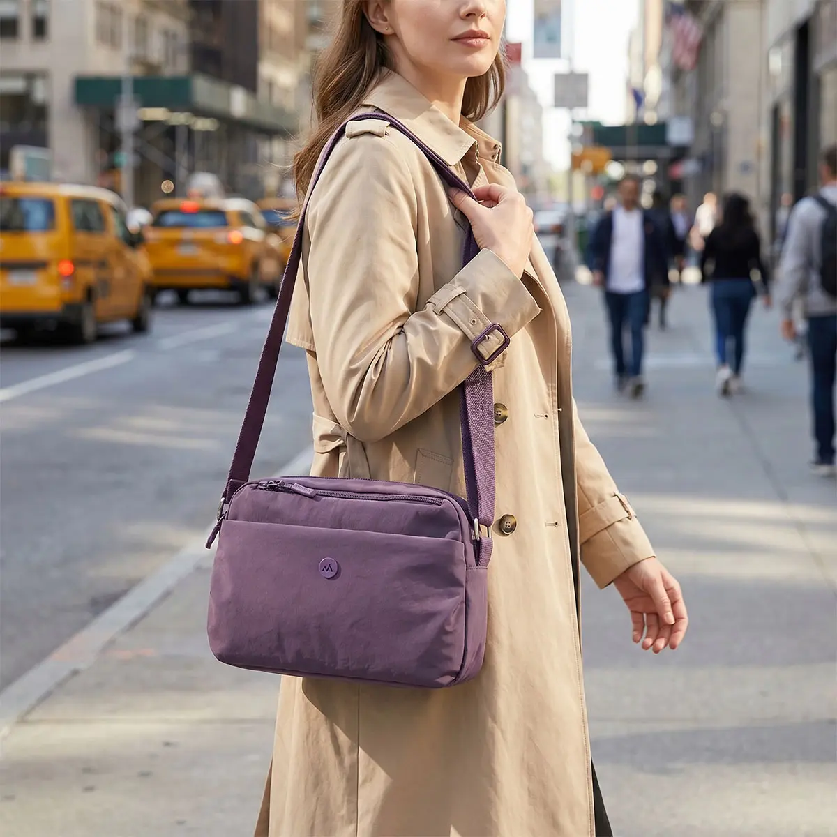 Women's Minimalist Nylon Sling Bag, Lightweight Water-Repellent Shoulder Bag with Multiple Pockets for Travel, Commuting & Daily Use, Side Compartments Shoulder Bags, Waterproof Multi-Compartment Shoulder Bags