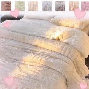 Valentine's Day Ultra-Soft Blanket, Soft Fabric, Shiny Thread, Warm and Non-Sweaty, Multi-Color, Home Office Sofa Travel
