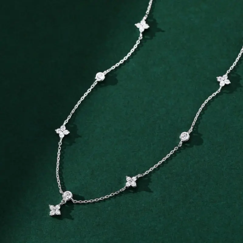 1 Piece Elegant Rhinestone Decorated Flower Design Pendant Necklace, Dangling Charms Necklace For Women For Gift, Clavicle Chain Necklace, Elegant Prom Jewelry, Copper Jewelry