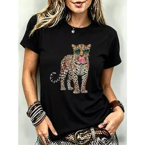 Comfort Colors Leopard Shirt Leopard Bubblegum Sunglasses T-Shirt Cute Animal Print Tee