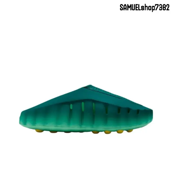 Trendy and fashionable breathable massage slippers are comfortable and durable, suitable for both men and women