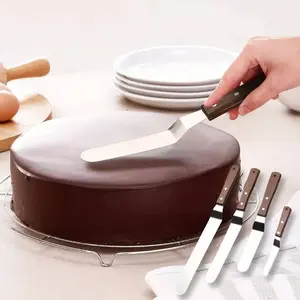 7pcs Cake Icing Spatula Set - 4 Stainless Steel Pasting cake smoothing knife and 3 White plastic cream scraper, baking tool, household baking scraper, for Cake Decorating, Baking