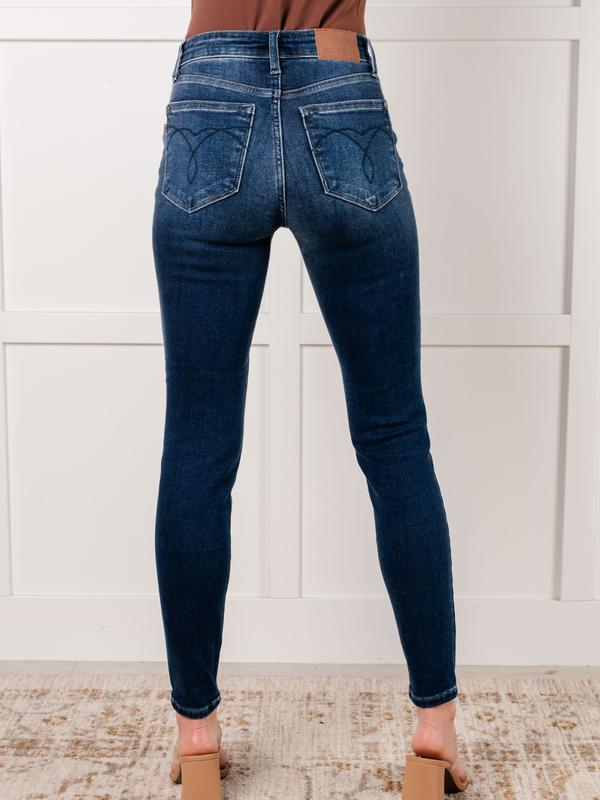 Judy Blue Mid Rise Dark Wash Brushed Thermal Skinny Jeans 82635, Stretchy Cotton Denim Womenswear Chic Casual Bottom
