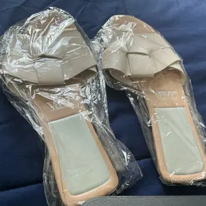 Flat sandal for women size 36 or 5/5.5