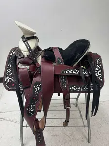 Charro Saddle 15.5” –Red & Black Bordada “El Elegante” Set Completo