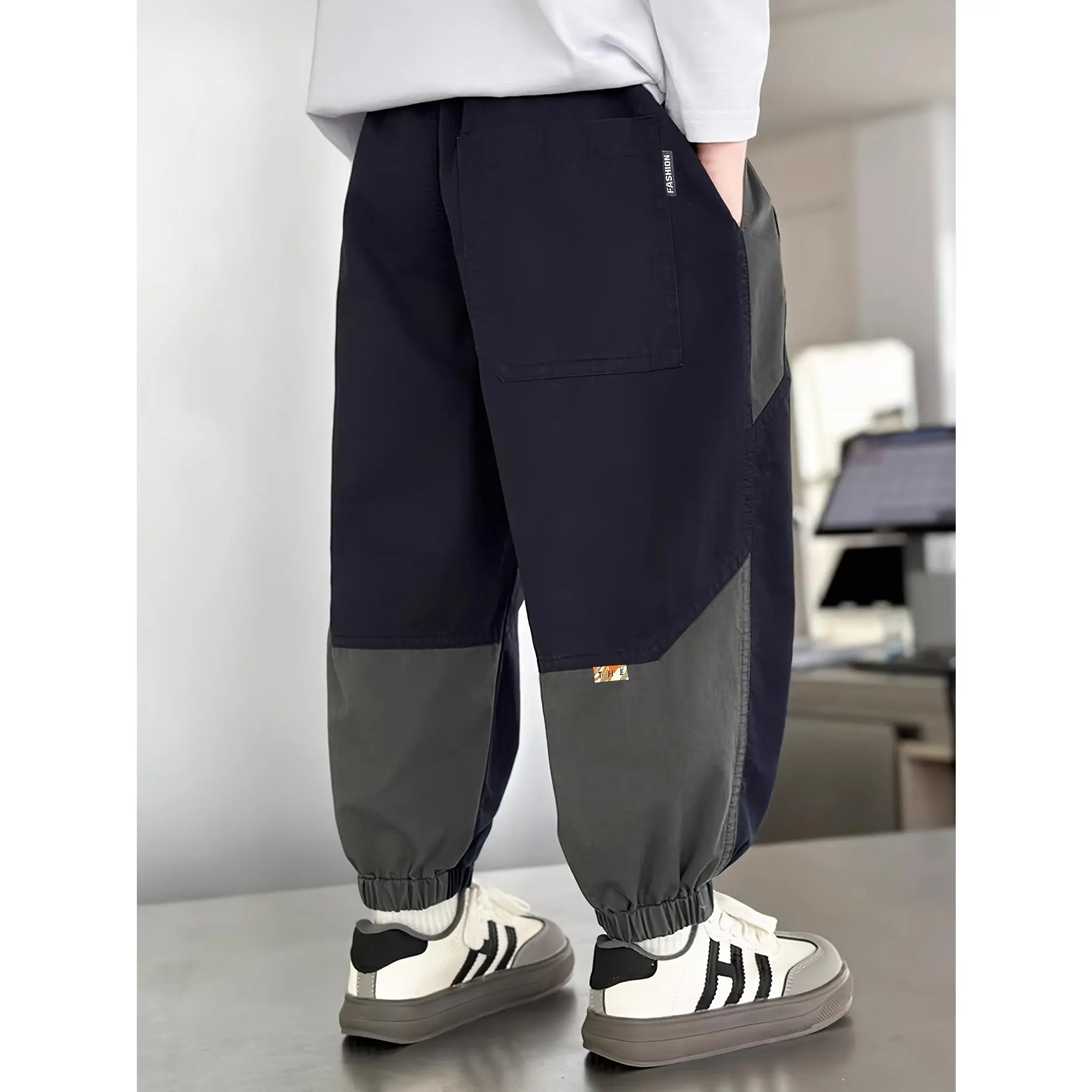 Boys' Cargo Pants in Woven Cotton, Loose-Fit with Geometric Pattern and Elastic Waist for Outdoor Activities, Ages 6-13Y, Loose Fit Pants, Multi-Size, 6 - 10 Years