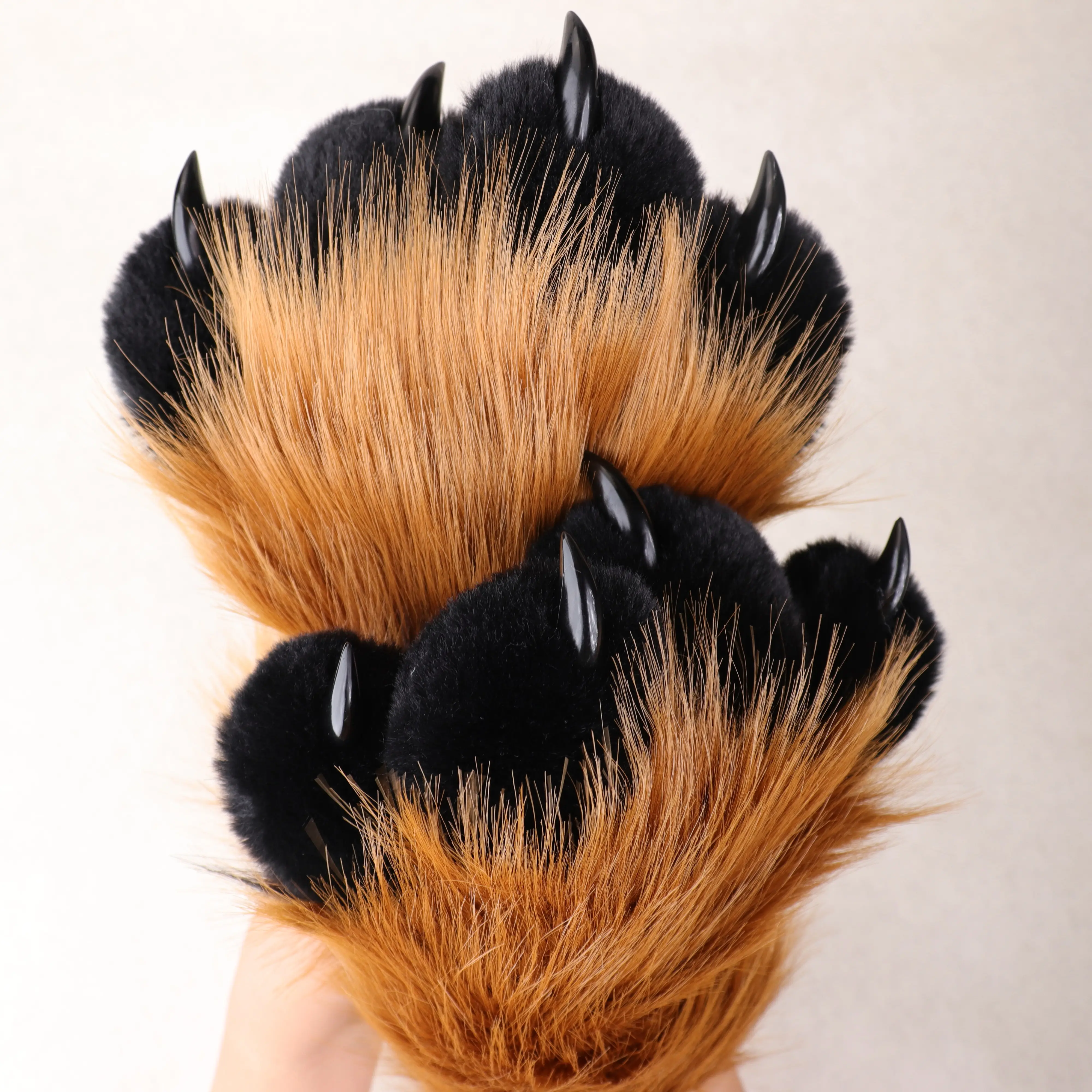 Faux Fur Fabric Women's Cartoon Fashion Gloves - Fluffy Comfortable Fursuit Paws with Claw Detail Pops, Adult Cosplay Accessories for Halloween, Party Decoration Supplies