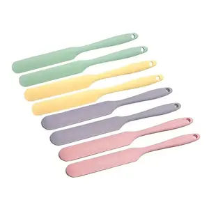 1/3 Pack of Non-toxic and Environmentally Friendly Multi-color Silicone Scraper, Suitable for Households and Kitchens Bakeware