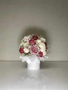 Dark Red & white wax Melt Arrangement
