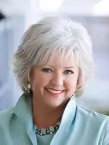 Women's Short Wavy Wig Cap for Daily Wear, Party, Holiday Use, Comfortable Stretch Fit, Natural Look Hairpiece for Women over 60, Pre Styled Wig, Synthetic Hair Wig