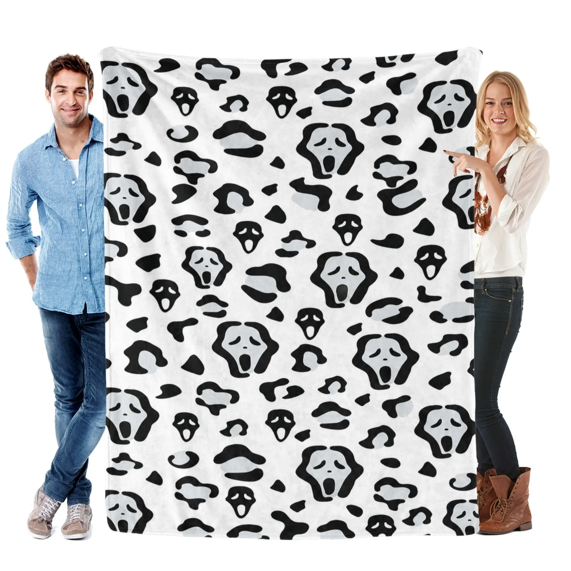 Ghostface Leopard Print Flannel Throw Blanket, Soft Fuzzy Plush Blanket for Couch & Bed, All Season Cozy Warm, Scream Horror Movie Camo Pattern, Spooky Halloween Decor, Unique Gift For Horror Fans, Gothic Aesthetic Dorm Bedroom Game Room Man Cave