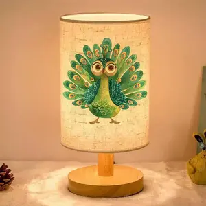 This ambient table lamp features a watercolor design of a cartoon peacock. Powered by USB, it's suitable for bedroom and living room décor and makes a perfect gift for family and friends during holidays like Valentine's Day and Christmas