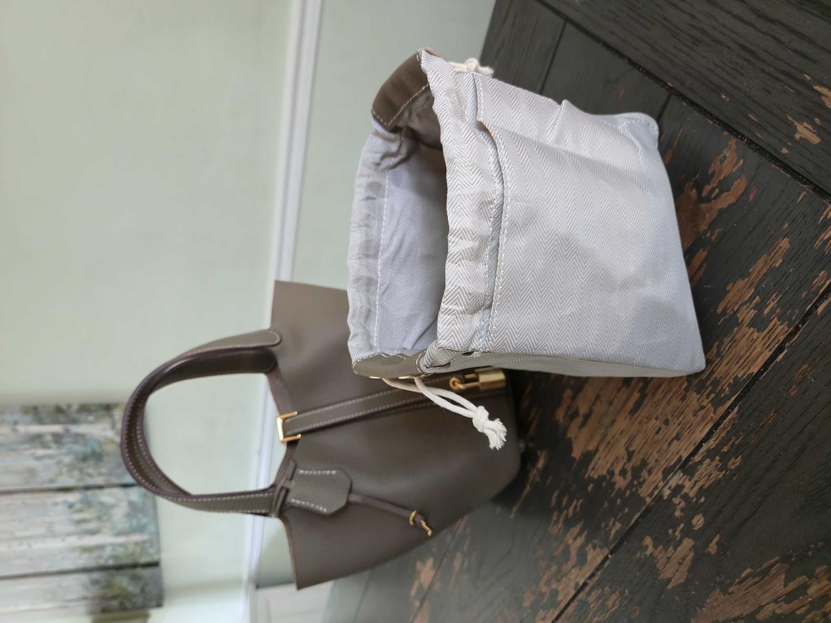 Item: Brown, one-size