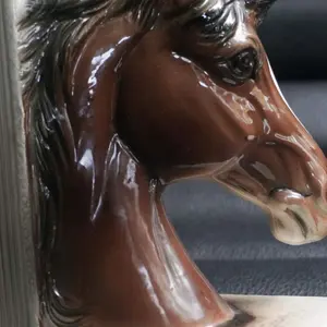 Equestrian Artistry - Brown Horse Head Sculpture, Elegant Design, Perfect for Decorative Display, High-Quality Craftsmanship