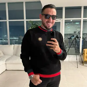 TRENDY SOFT CREWNECK SWEATERS  (FITTED)