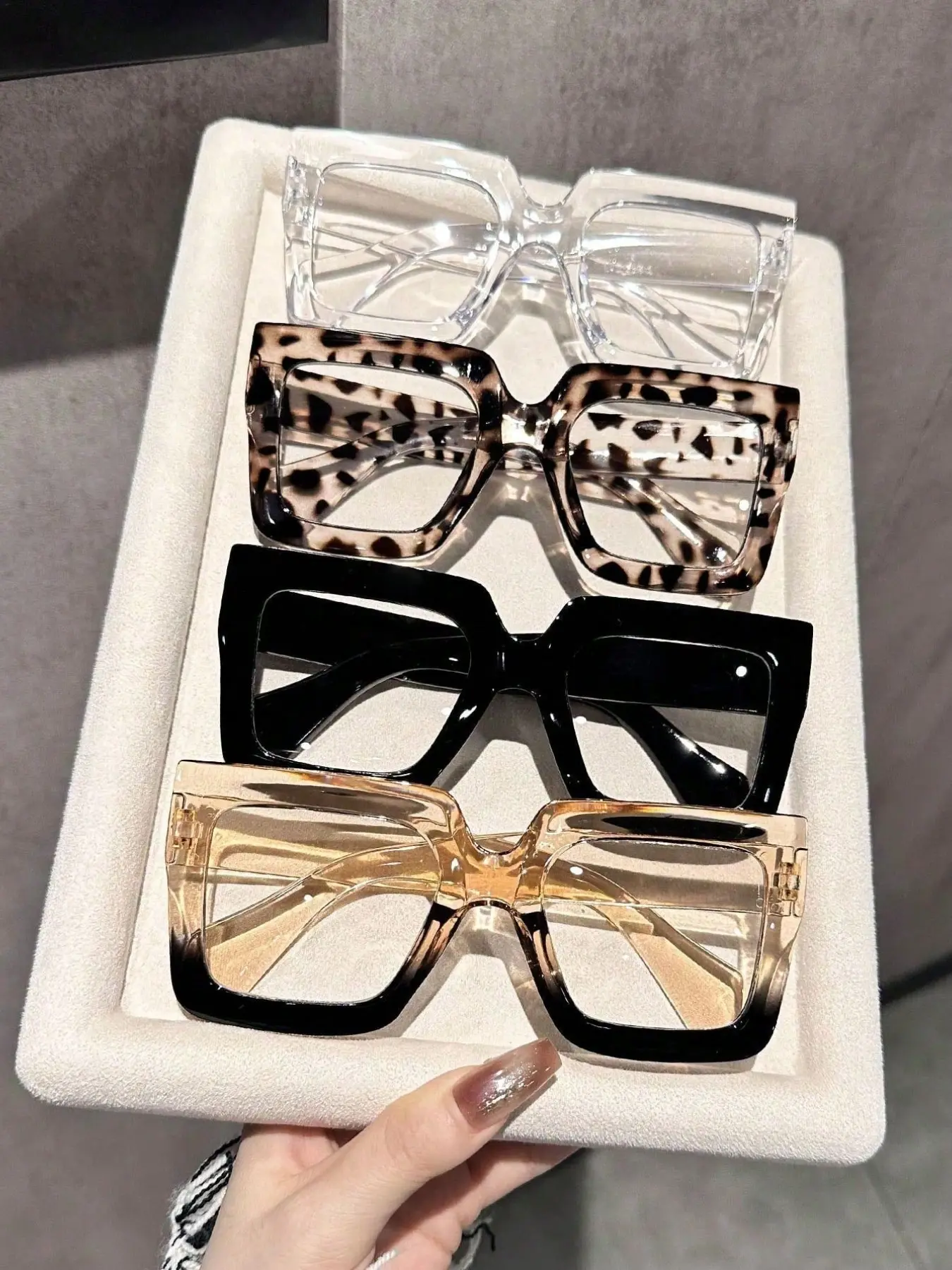 4-Pack Women's Elegant Oversized Square Plastic Frame Glasses, Leopard Pattern Trendy Casual Eyeglasses with Clear Lenses, Stylish Accessories for Streetwear and Daily Use, Fashionable Frames Glasses