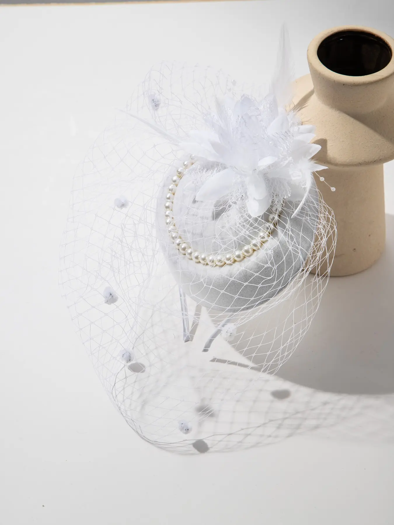 1PC 16x20cm Oval Pearl Feather Hair Accessory, Bridal Headpiece, Bridal Accessory, Elegant Top Hat for Dates, Parties, Weddings, High-Quality Plain Design