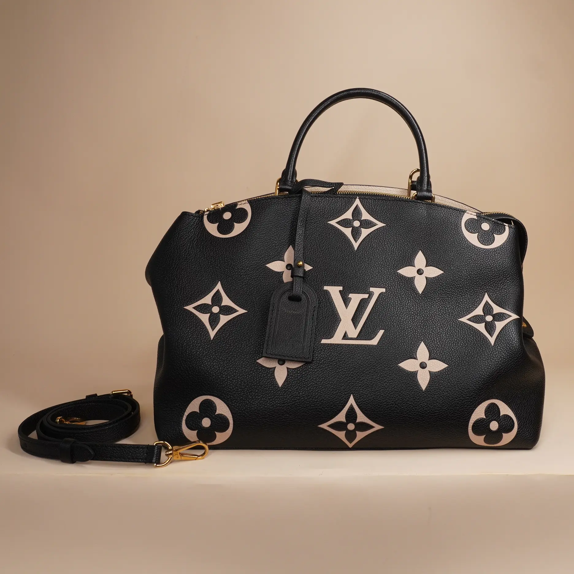 Pre-owned Louis Vuitton Calfskin Shoulder Bags Empreinte Monogram Giant Petit Palais Black Beige