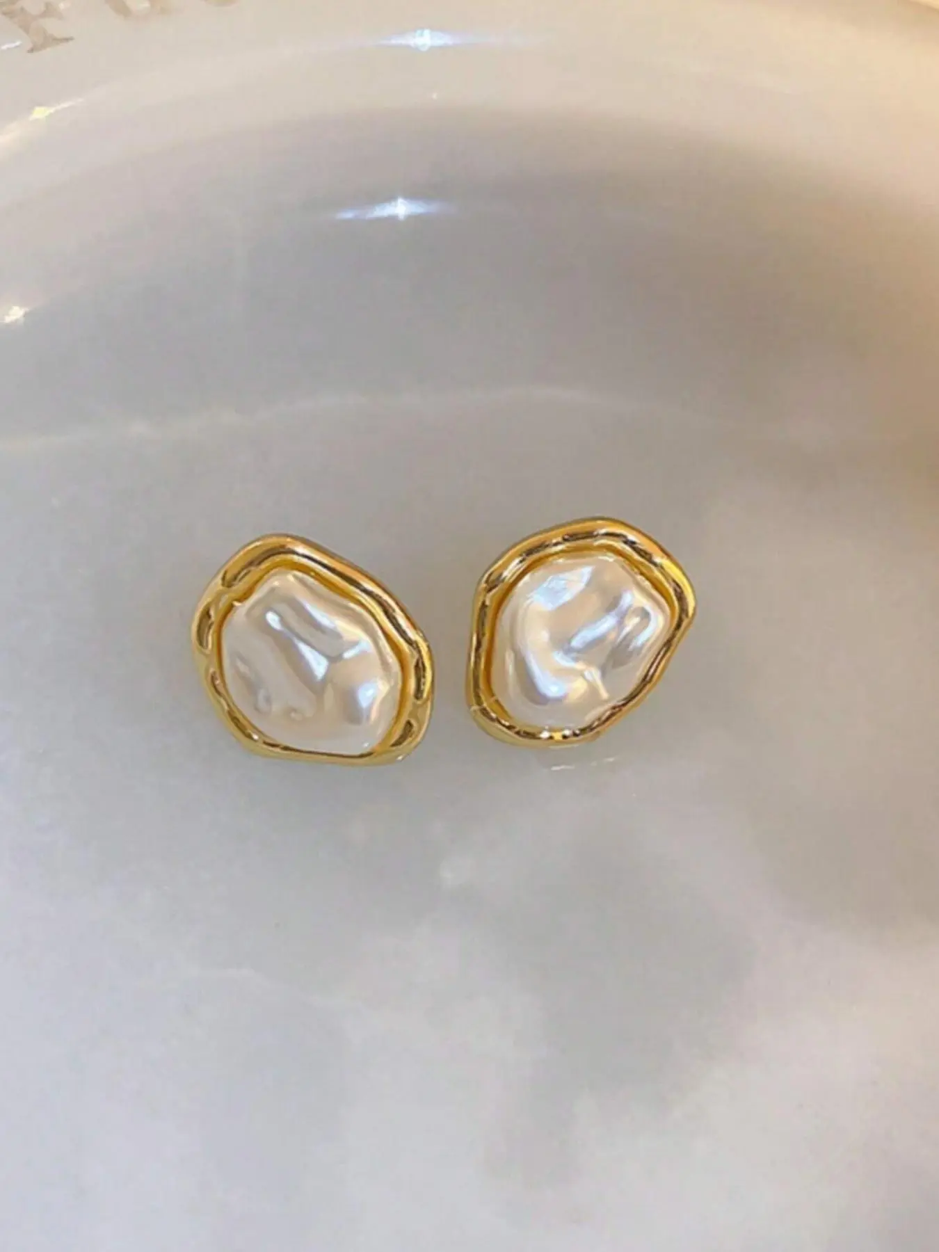 Faux Pearl Decorated White Stud Earrings, Pretty Studs, Elegant Jewelry for Women, Trendy All-match & Exquisite Jewelry for Birthday Gift, Elegant Minimalist Earrings, Ear Accessories, Fashionable Jewelry Accessories