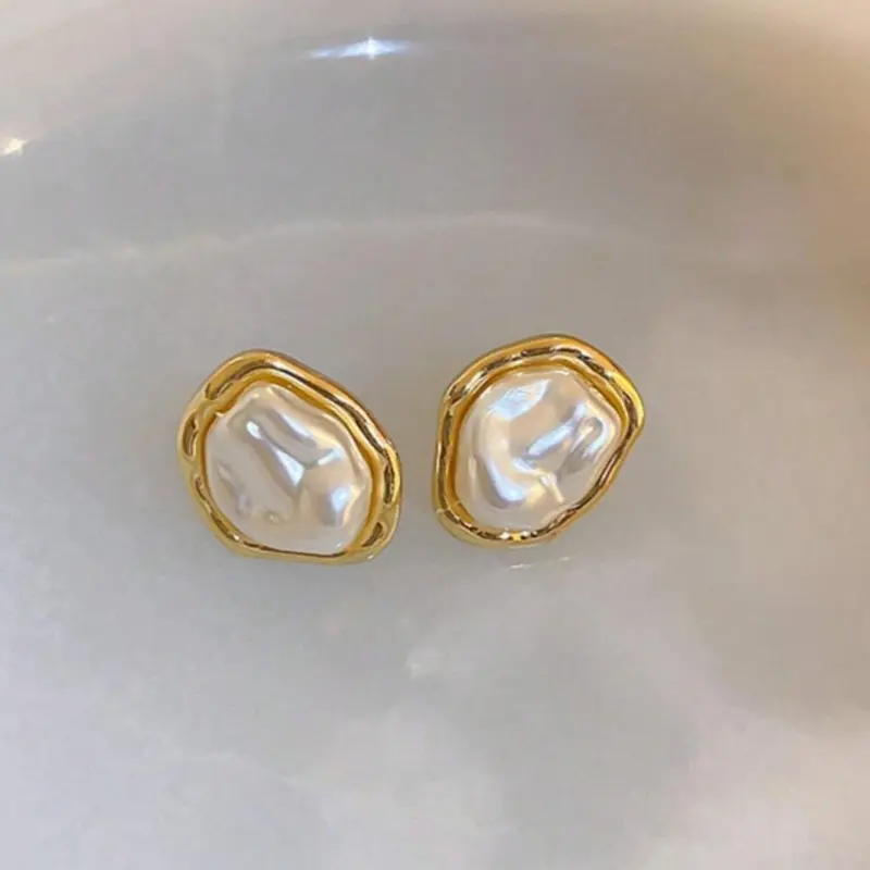 Faux Pearl Decorated White Stud Earrings, Pretty Studs, Elegant Jewelry for Women, Trendy All-match & Exquisite Jewelry for Birthday Gift, Elegant Minimalist Earrings, Ear Accessories, Fashionable Jewelry Accessories
