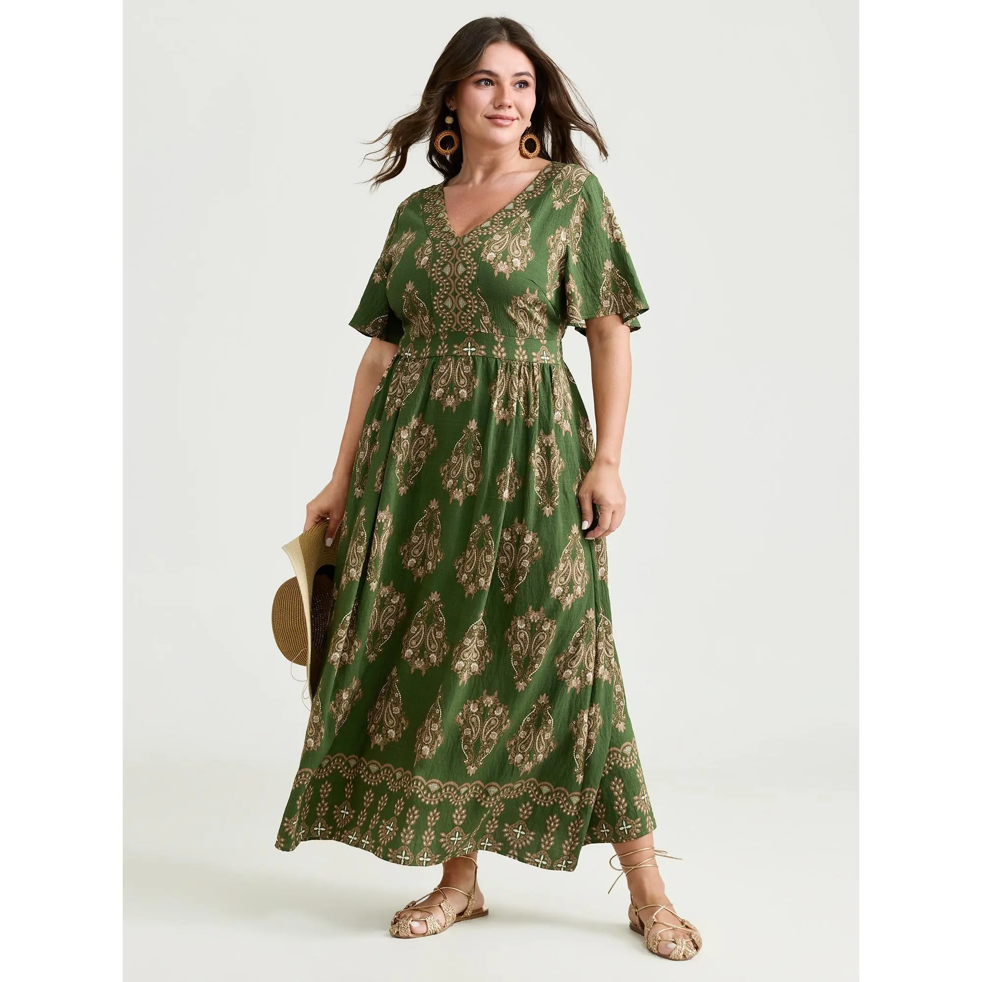BLOOMCHIC Women's Plus Size Curvy Paisley Print Maxi Dress with Pockets, Shirred Waist [M-6X] for Back To School, Spotlight Day, Curvy Dresses Plus Size