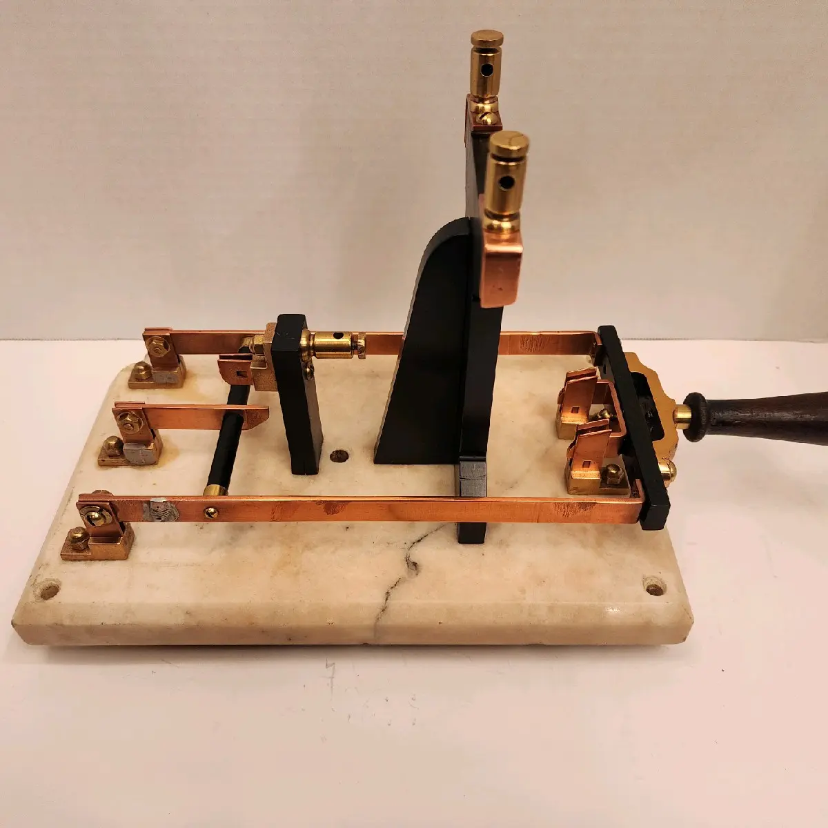 Antique Marble Antenna Isolation Switch