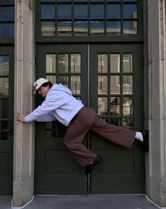 Oak Wide Leg Pleated Pants