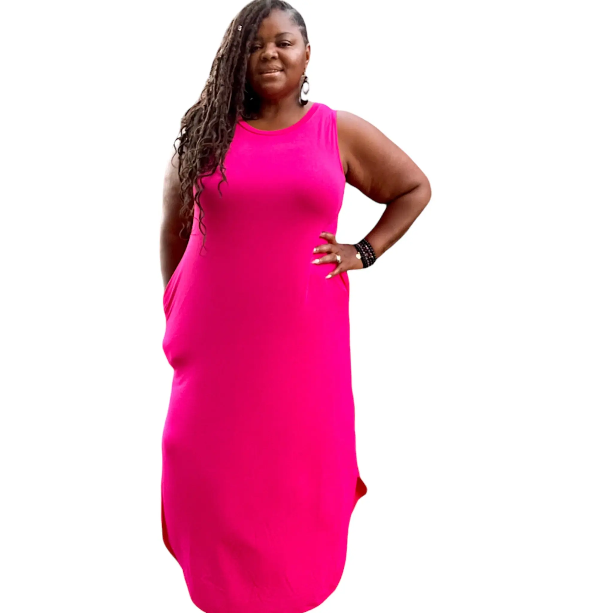 Women's Plus Size Leopard Print Sleeveless Crew Neck Casual Maxi Dress - Loose Fit Polyester Spandex Rayon Gown with Pockets, Side Slit Hem, Maxi Length, Wearing a 2X Size
