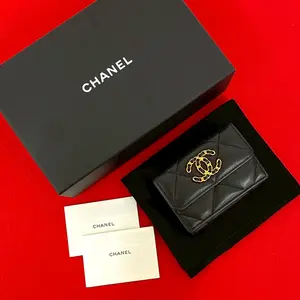 Pre-owned CHANEL Lambskin Small Leather Goods Chanel19 Wallet