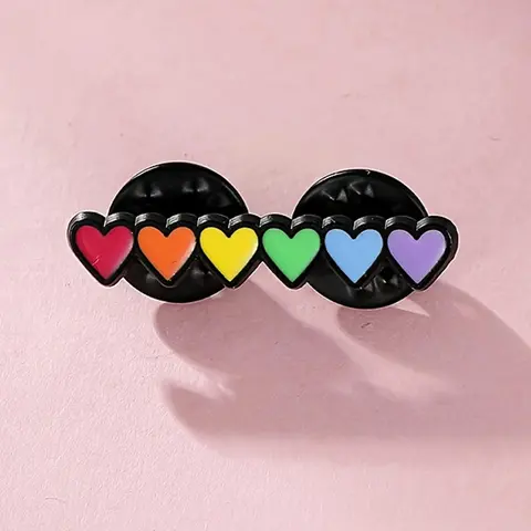 Rainbow Heart Friendship Enamel Pin, Cute Zinc Alloy Brooch, Durable Metal Pins, Fashion Accessory for Backpacks and Clothing, Lapel Pins, No Holiday Specific Design