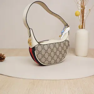 Pre-owned GUCCI GG Supreme Canvas / Leather trim Shoulder Bags Shoulder Bag DS050715 A120