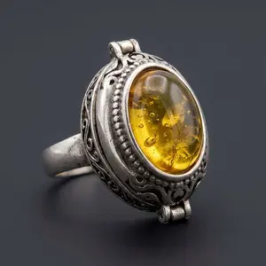 Tracy(10246)gc.Yellow Amber Locket Ring – Vintage Style, Opens to Reveal Secret Compartmen