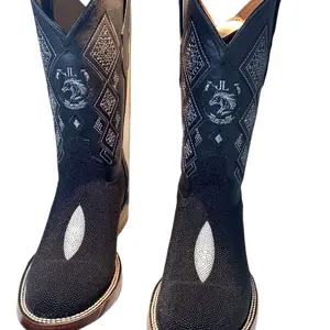 Mantarayas Macho Original Leather Boots for Men Size 27 Mexico Style with Unique Embroidery and Comfortable Fit