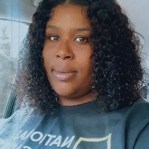 12 inch glueless water wave wig. 4x4 closure