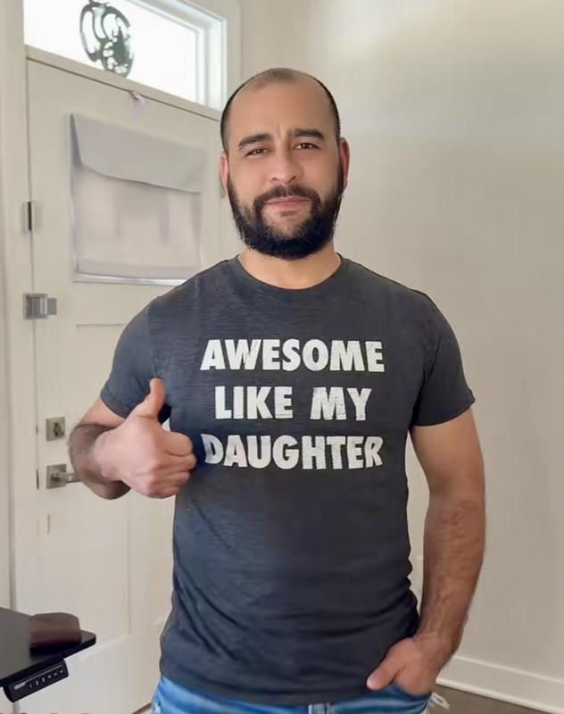 Mens Awesome Like My Daughter T Shirt Funny Fathers Day Awesome Dad Graphic Tee Mens Funny T Shirts Cool Vintage Fashion T-Shirt Gift Classic Menswear Dad Joke Apparel for Men Novelty Tees for Guys Black